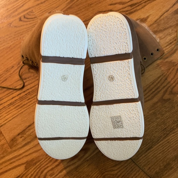Brand New Tan Suede Faux Fur Winter Boots - Picture 4 of 7